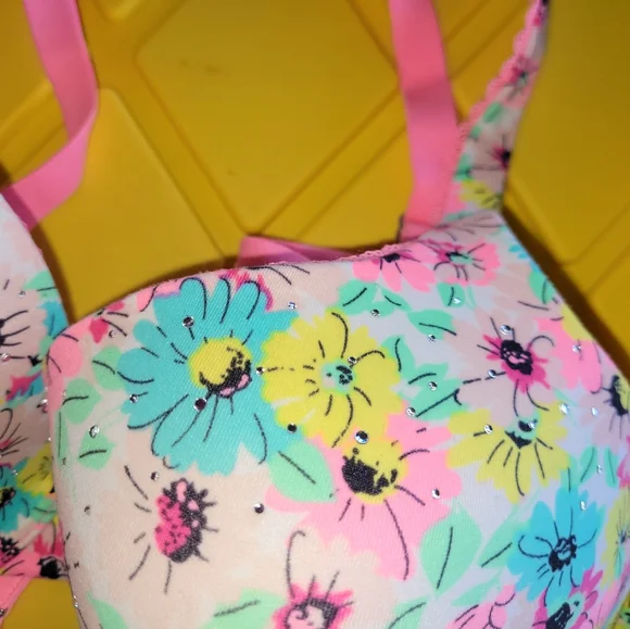 Victoria's Secret Pastel Floral Bra with Pink Accents - Picture 2 of 4